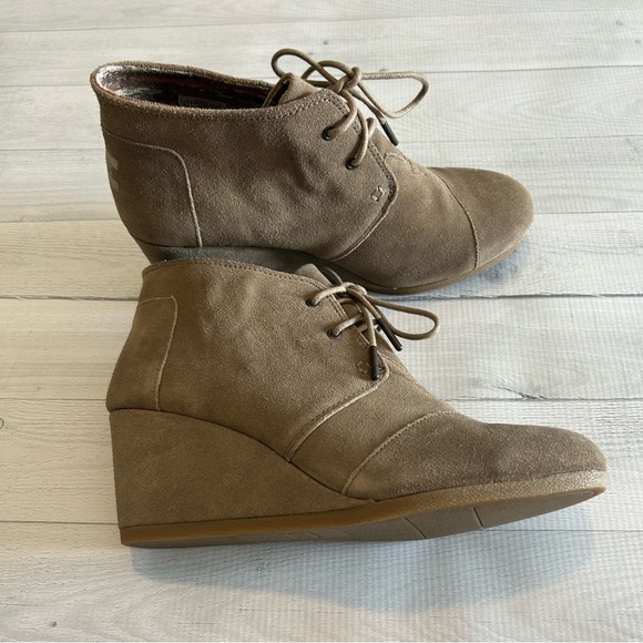 Toms Desert Wedge Suede Ankle Boots Taupe Size 9.5 - Picture 3 of 6